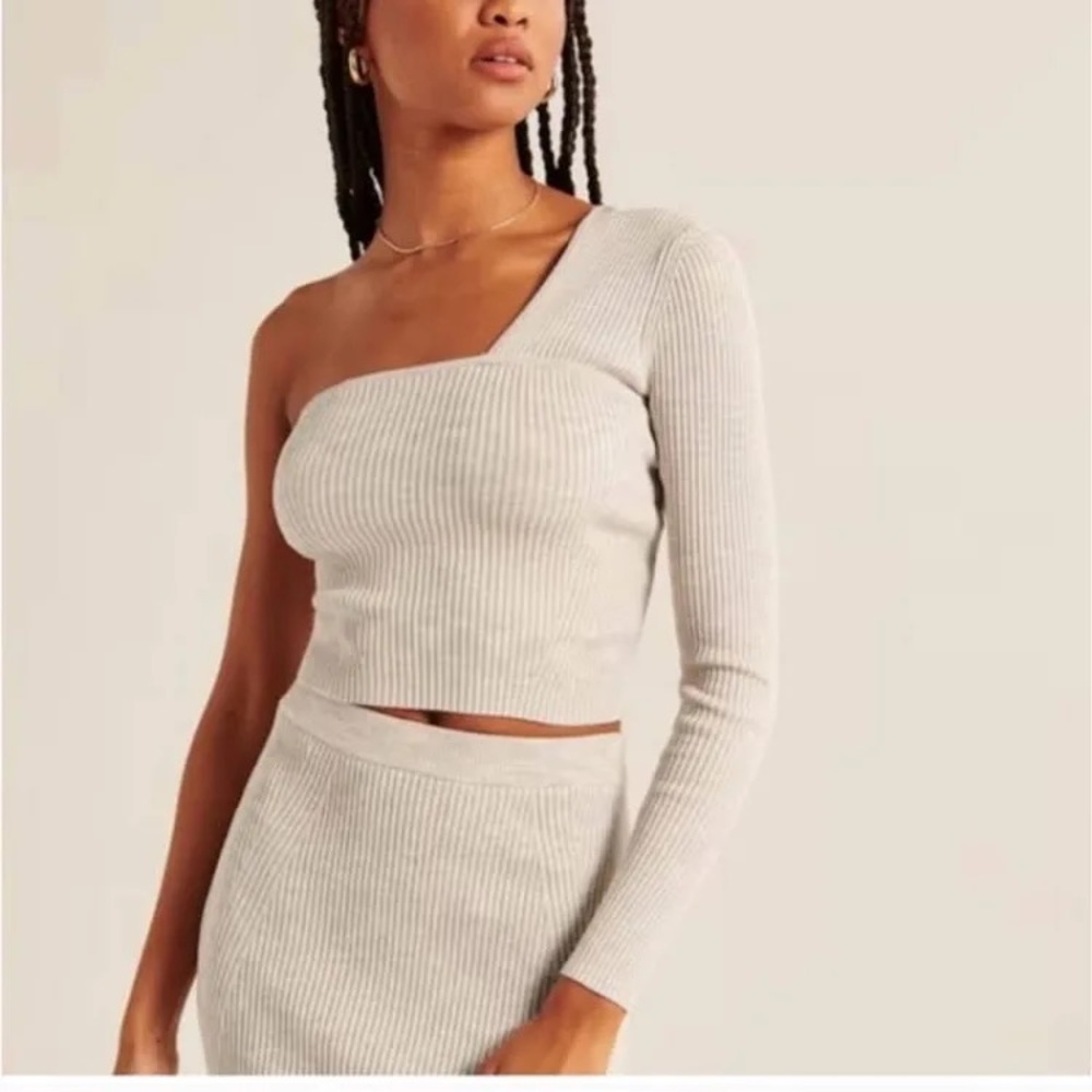 Abercrombie and Fitch asymmetrical shoulder sweater black small